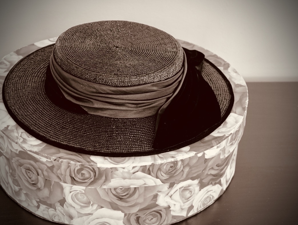 Den Hut behüten. Fertigung einer Hutschachtel