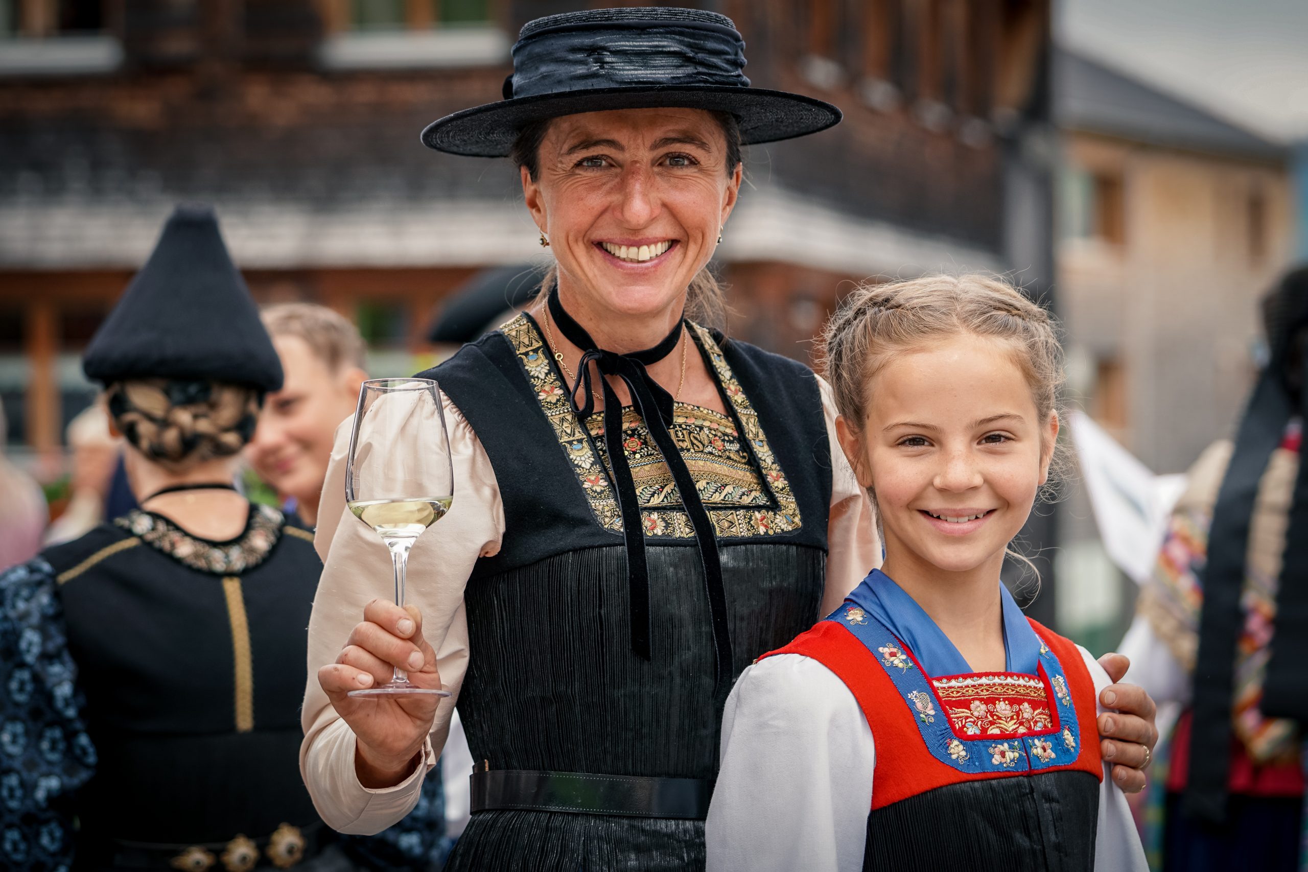Trachtensonntag & Vernissage